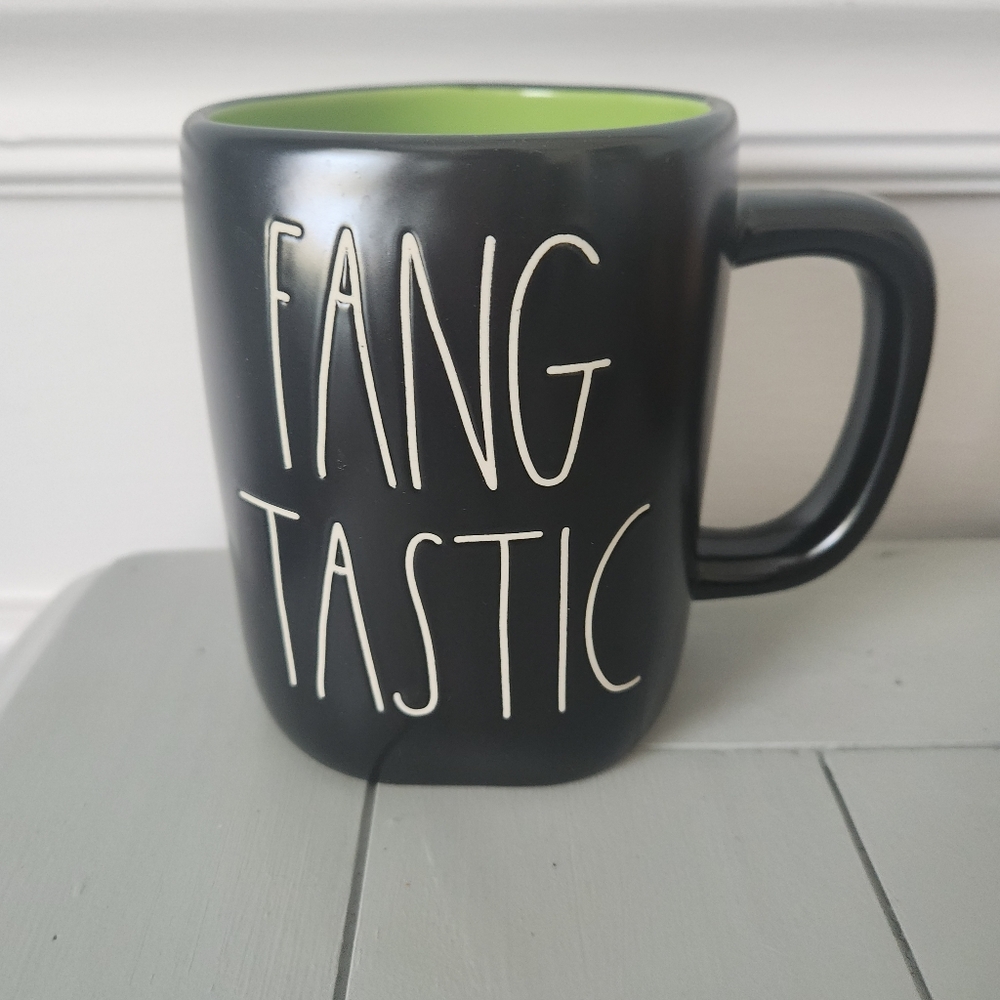 NWT Rae Dunn Fang-tastic Halloween Mug